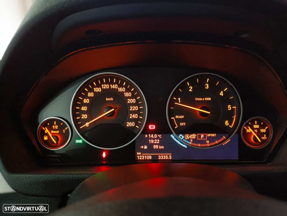 BMW 318 d Touring Aut. - 11