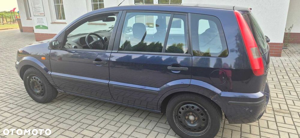 Ford Fusion - 4