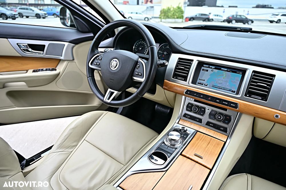 Jaguar XF 2.2 Diesel - 21