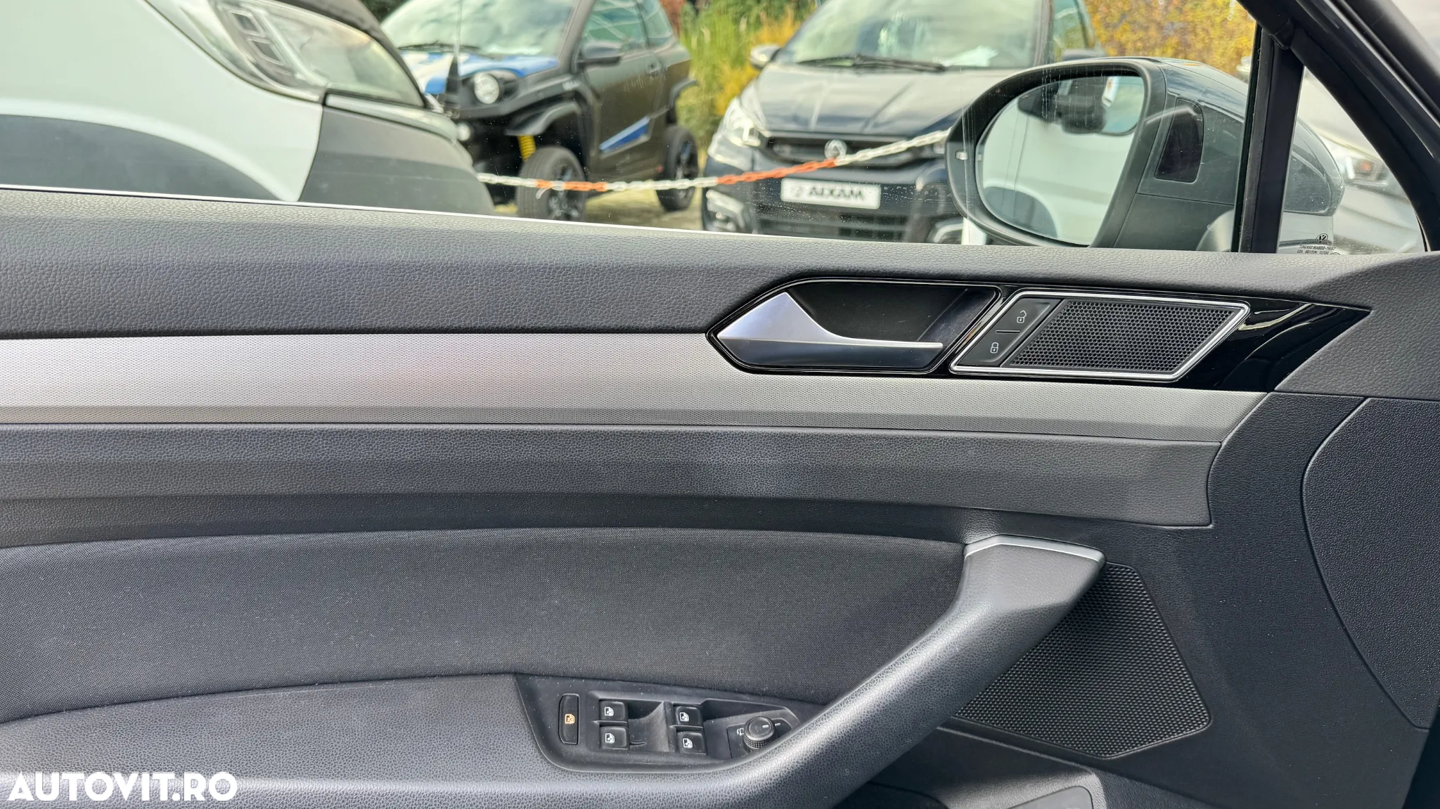Volkswagen Passat 2.0 TDI DSG Comfortline - 11