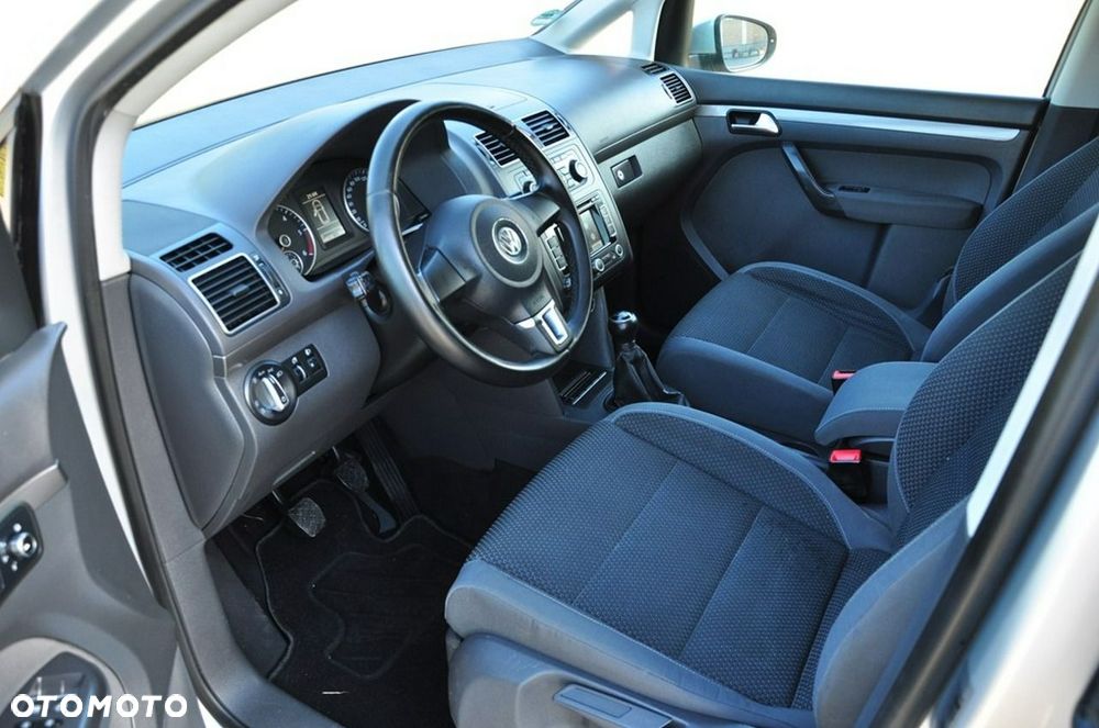 Volkswagen Touran - 29