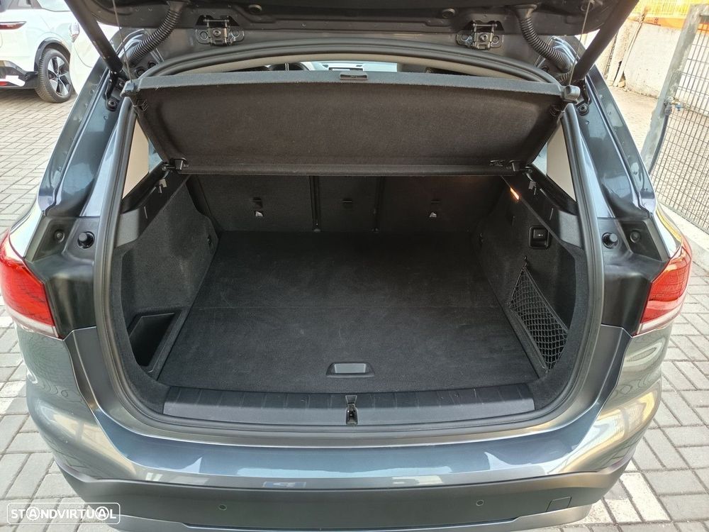BMW X1 25 e xDrive Corporate Edition - 24