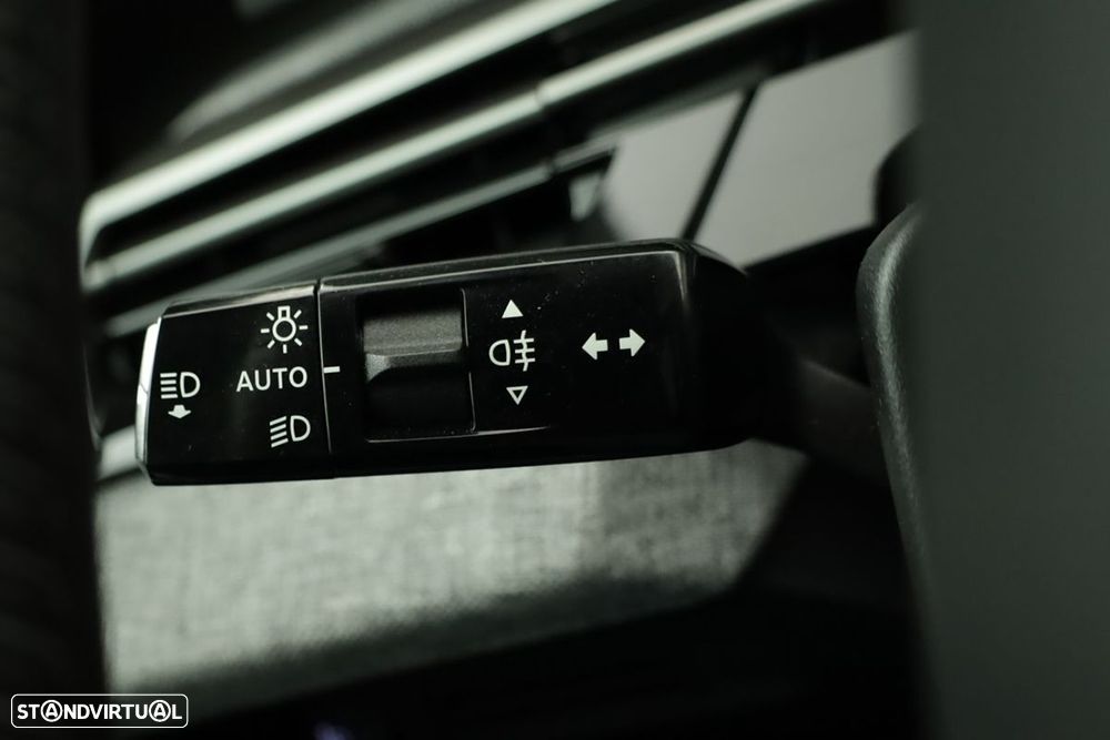 Peugeot 3008 1.2 Hybrid Allure e-DCS6 - 16