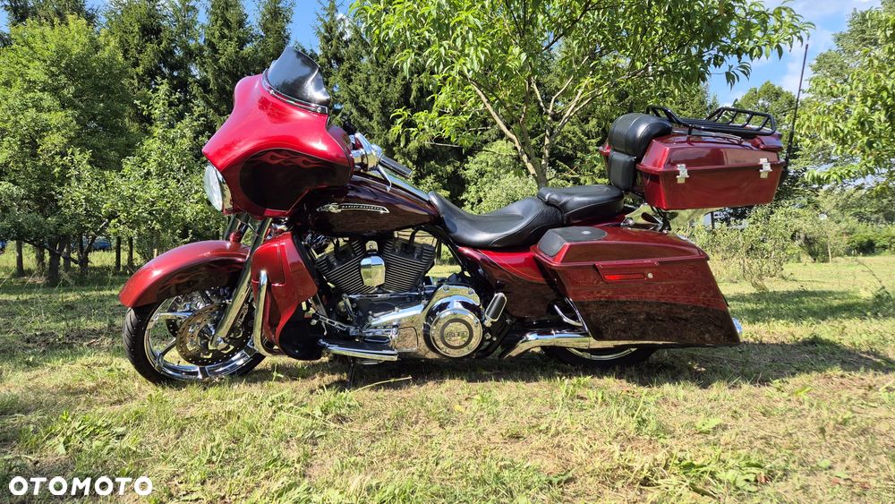 Harley-Davidson CVO Street Glide - 1