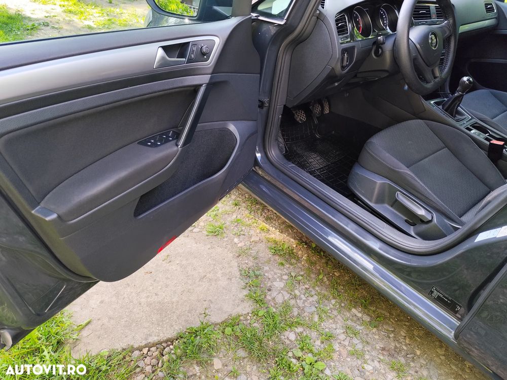 Volkswagen Golf - 16