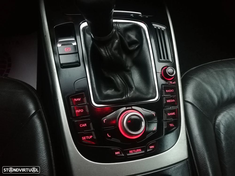 Audi A4 Avant 2.0 TDI 116g DPF Attraction - 14