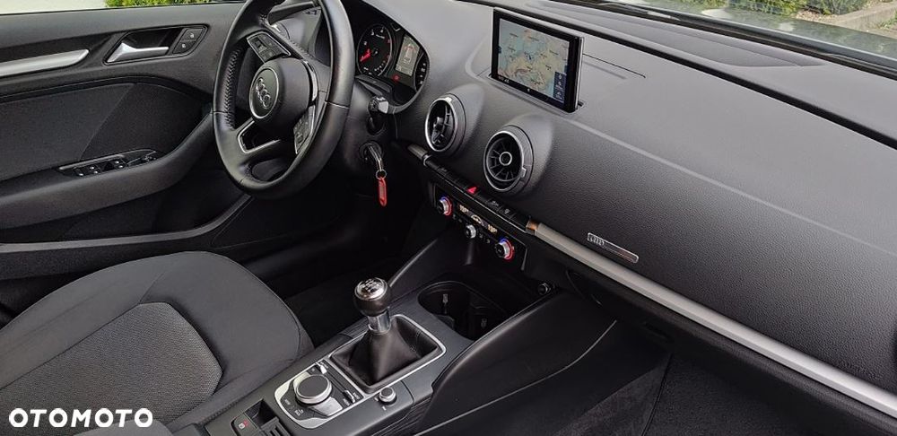 Audi A3 Sportback 1.6 TDI (clean diesel) Ambiente - 3