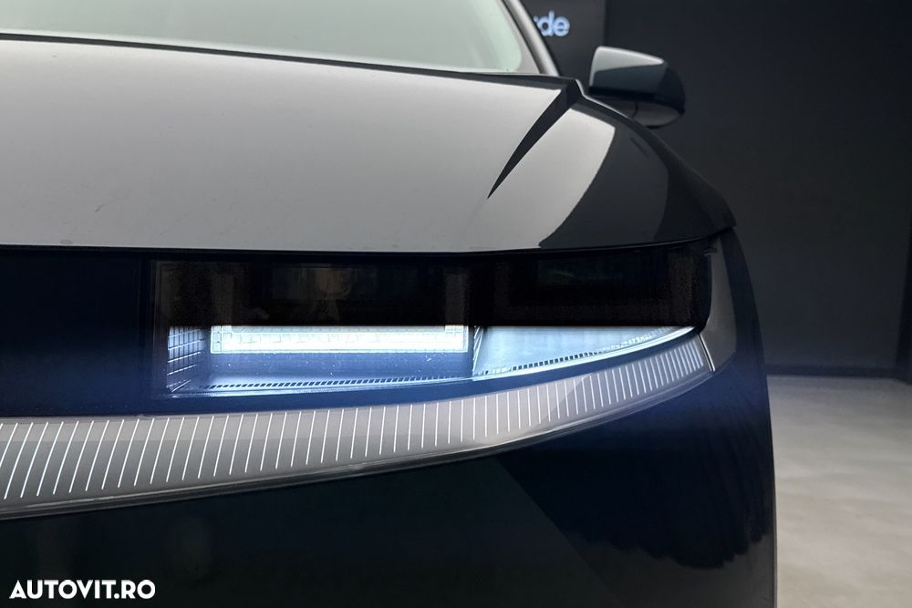 Hyundai IONIQ - 4
