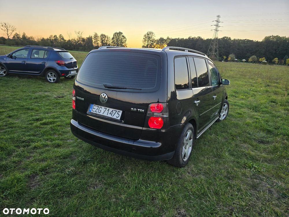 Volkswagen Touran - 8