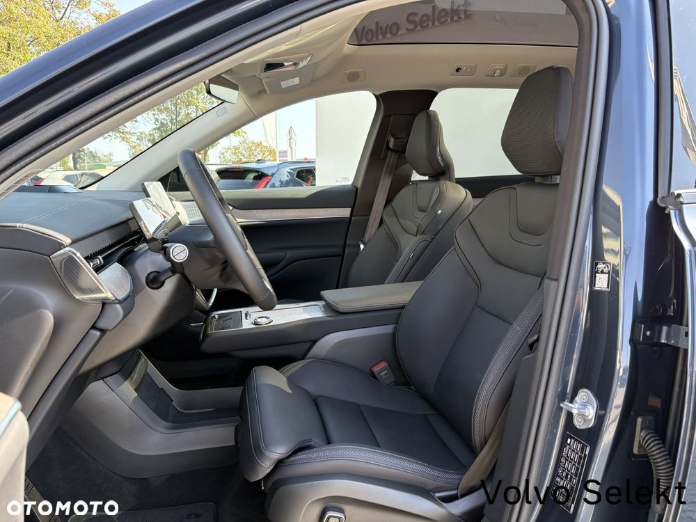 Volvo EX90 - 10