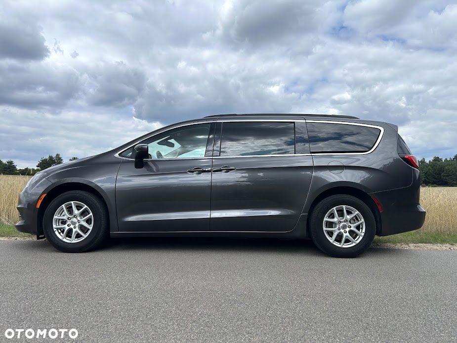 Chrysler Pacifica - 4