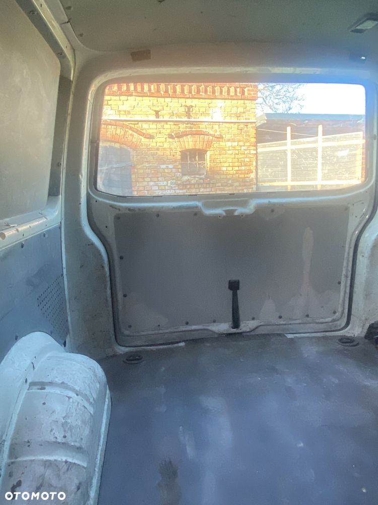 Volkswagen Transporter - 16