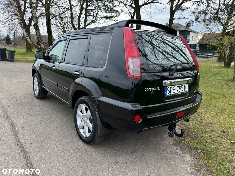 Nissan X-Trail 2.2 dCi 4x4 Elegance - 4