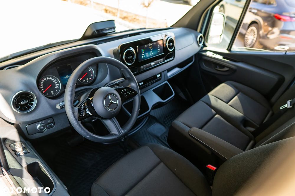 Mercedes-Benz Sprinter - 8