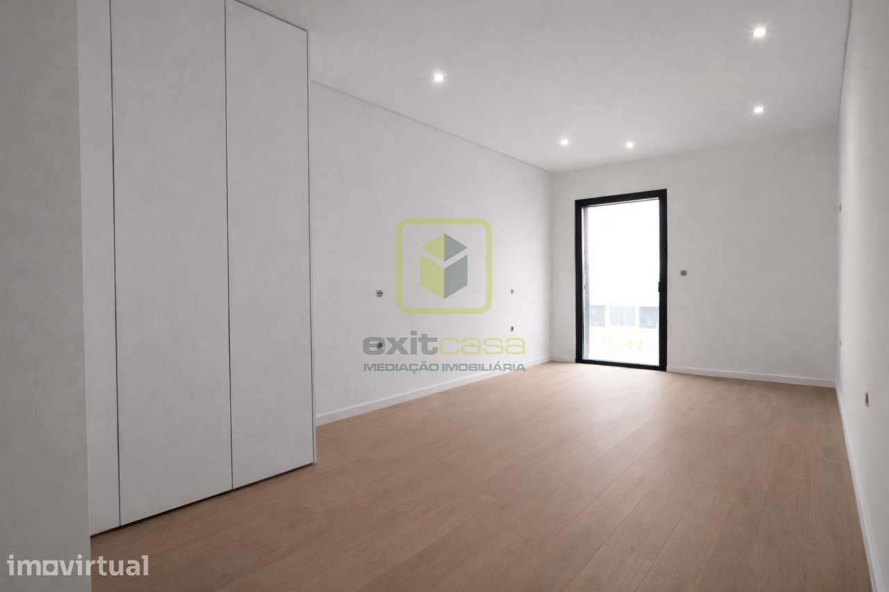 Apartamento T2 Duplex em Aveiro - Grande imagem: 2/19
