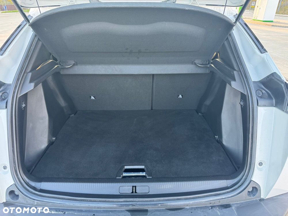 Peugeot 2008 1.5 BlueHDi Allure S&S - 38