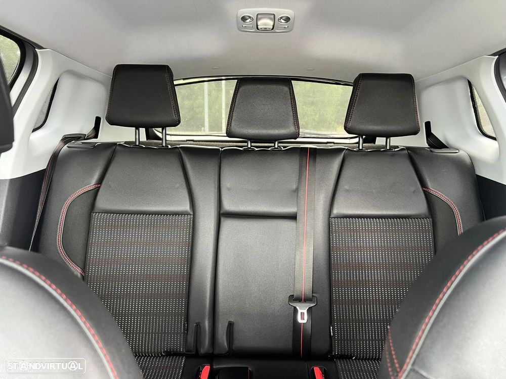 Peugeot 2008 PureTech 130 GT Pack - 33