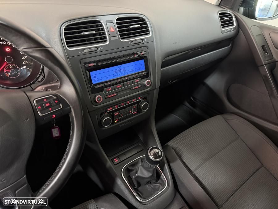 VW Golf 2.0 TDi Confortline - 14