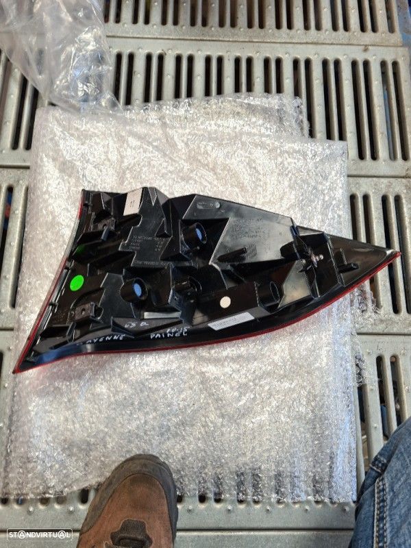 Farolim Esquerdo Painel Lanterna Stop Tras Ilharga Porsche Cayenne (9P - 6