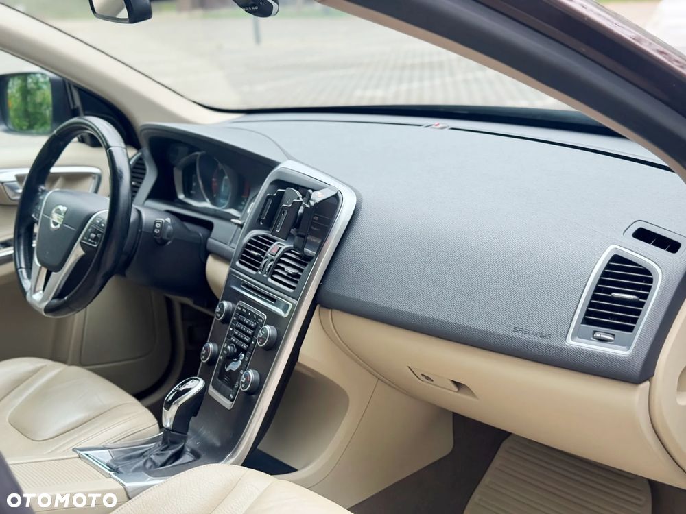 Volvo XC 60 2.4D AWD Summum - 27