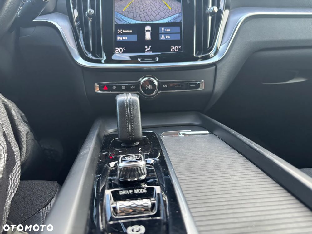 Volvo V60 B4 D Geartronic Momentum Pro - 24