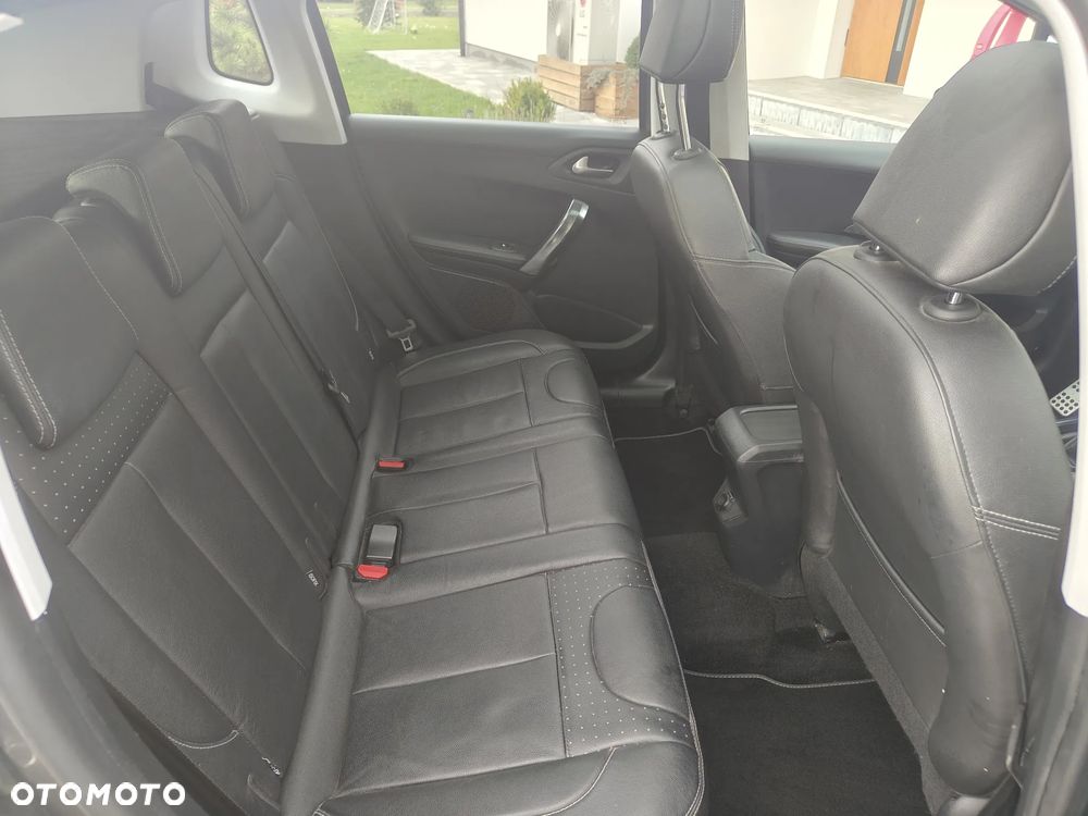 Peugeot 2008 1.6 e-HDi Allure S&S - 11