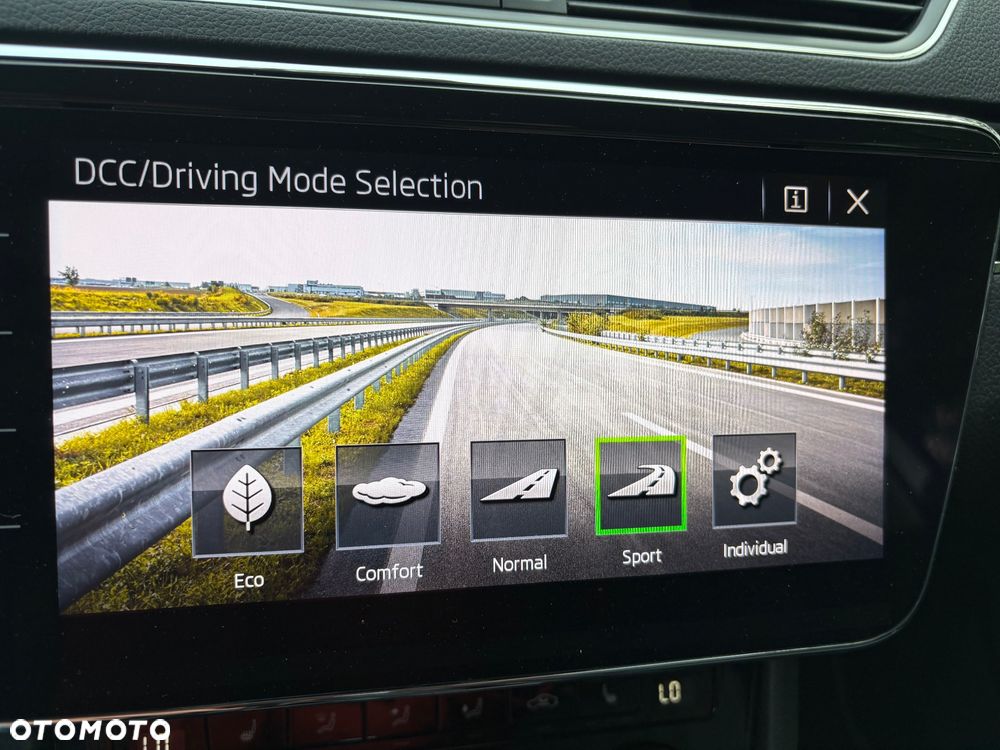 Skoda Superb 2.0 TDI 4x4 DSG L&K - 27