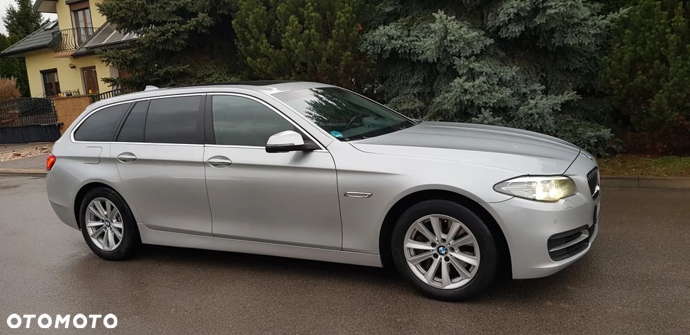 BMW Seria 5 525d Touring Sport-Aut - 10