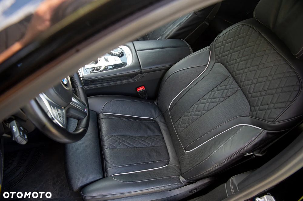 BMW Seria 7 740Li xDrive sport - 27