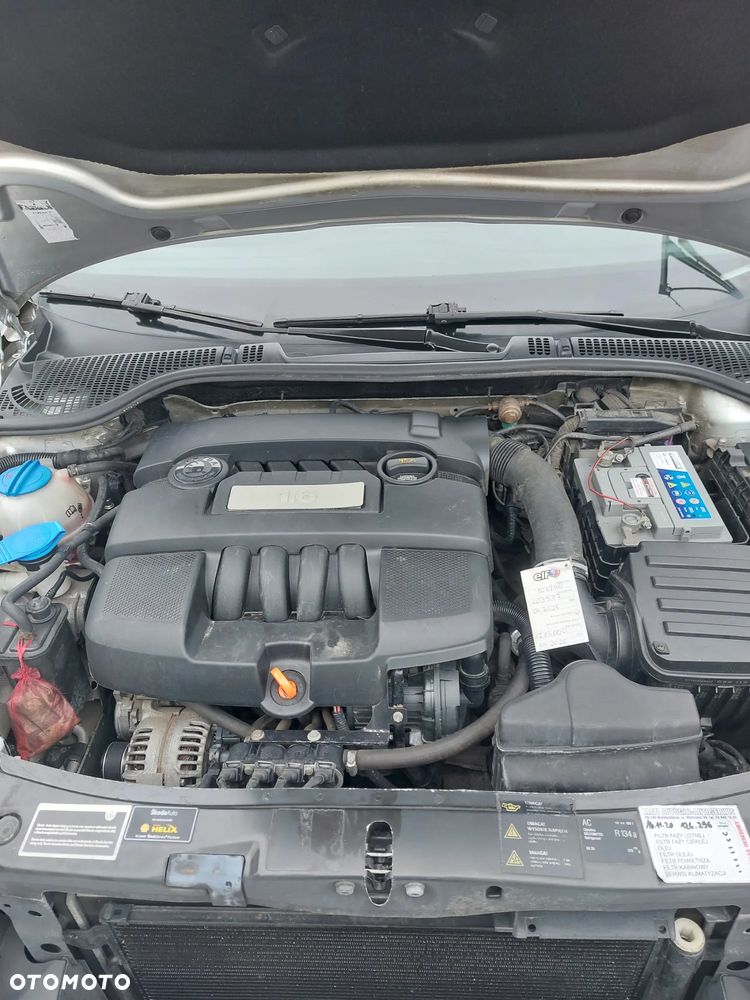 Skoda Octavia 1.6 Ambiente - 10