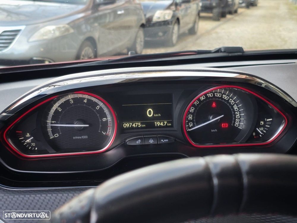 Peugeot 2008 1.2 PureTech GT Line - 20