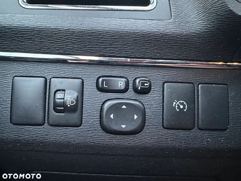 Toyota Avensis Combi 1.8 Executive - 20