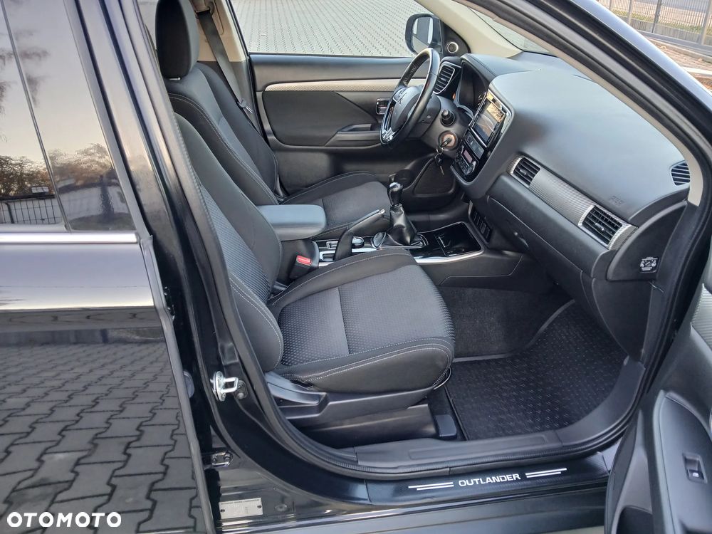 Mitsubishi Outlander 2.0 Intense 2WD - 13