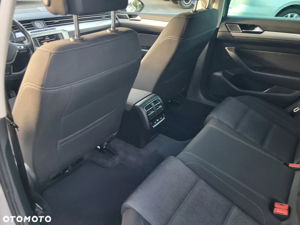 Volkswagen Passat 2.0 TDI SCR Trendline DSG - 7
