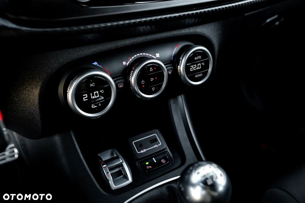 Alfa Romeo Giulietta 1.4 TB 16V Business - 33