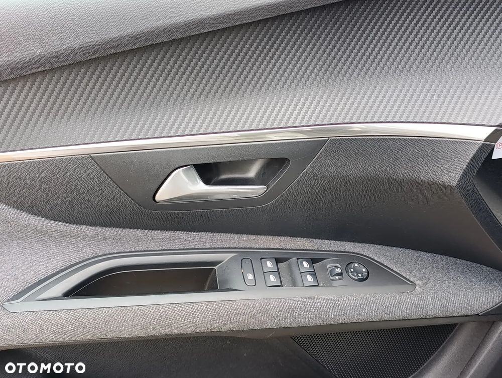 Peugeot 3008 1.2 PureTech GPF Active S&S - 11