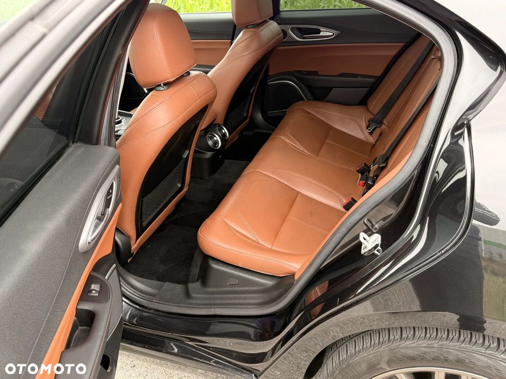 Alfa Romeo Giulia 2.0 Turbo TI Q4 - 28