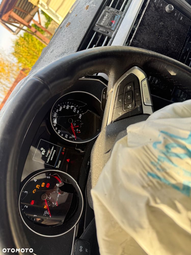 Volkswagen Passat Variant 2.0 TDI SCR DSG Highline - 9