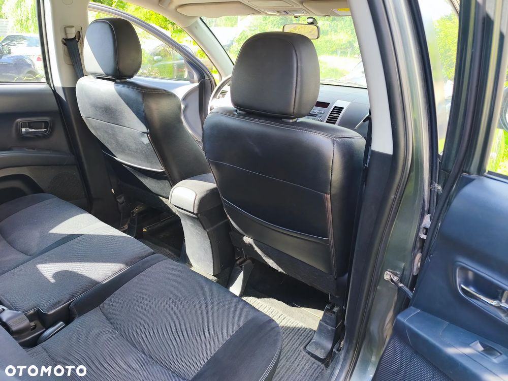 Peugeot 4007 - 8
