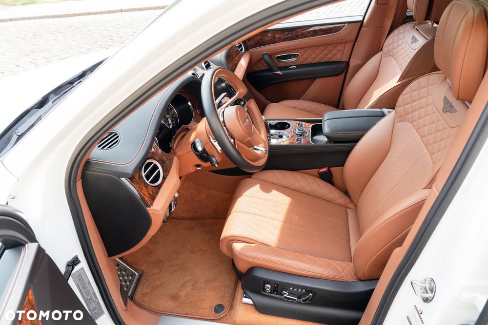 Bentley Bentayga - 12