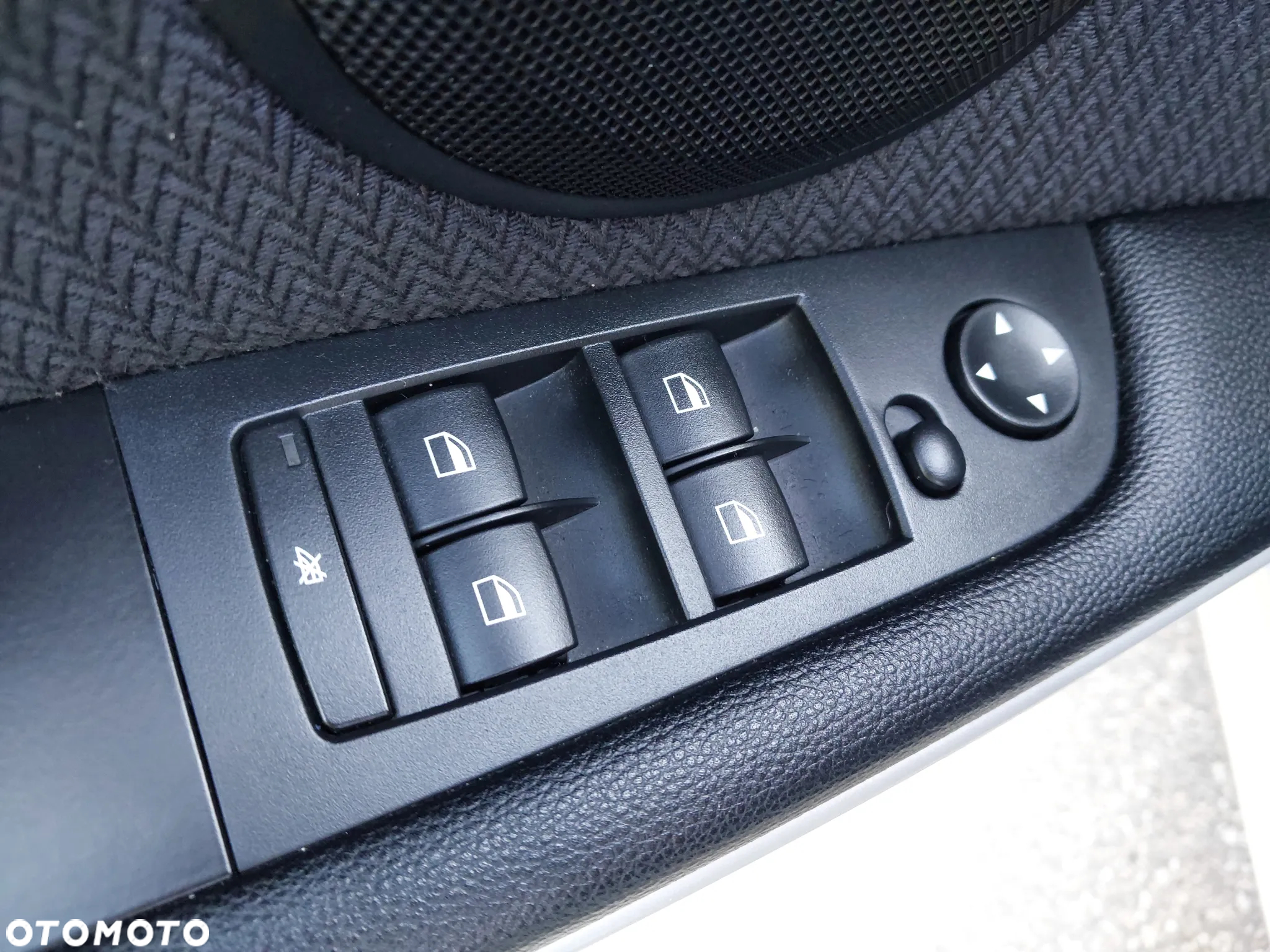 BMW Seria 3 318d - 28