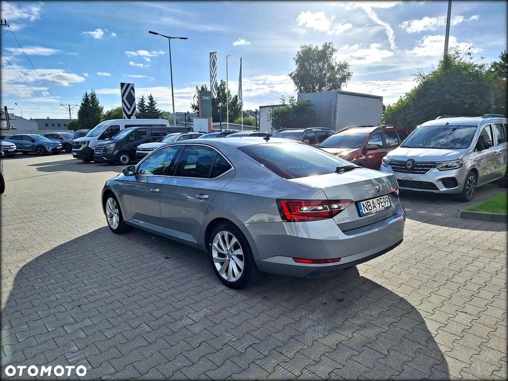 Skoda Superb 1.8 TSI Ambition DSG - 8
