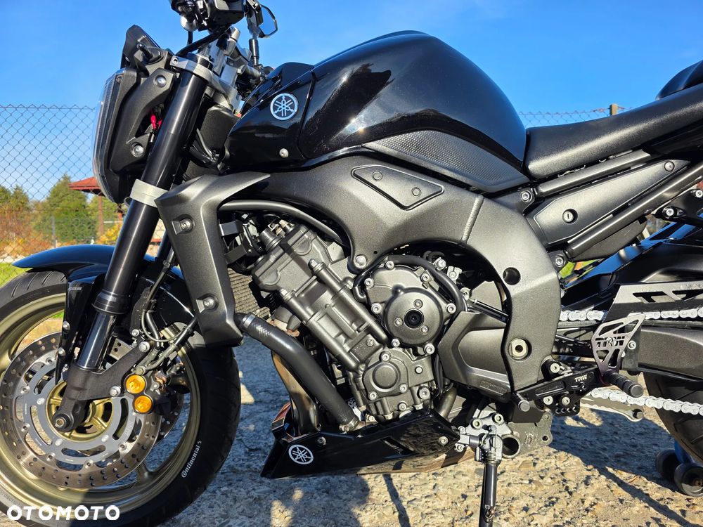 Yamaha FZ - 16