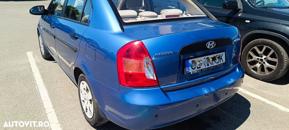 Hyundai Accent - 3