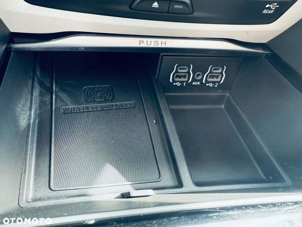 Chrysler Pacifica - 31