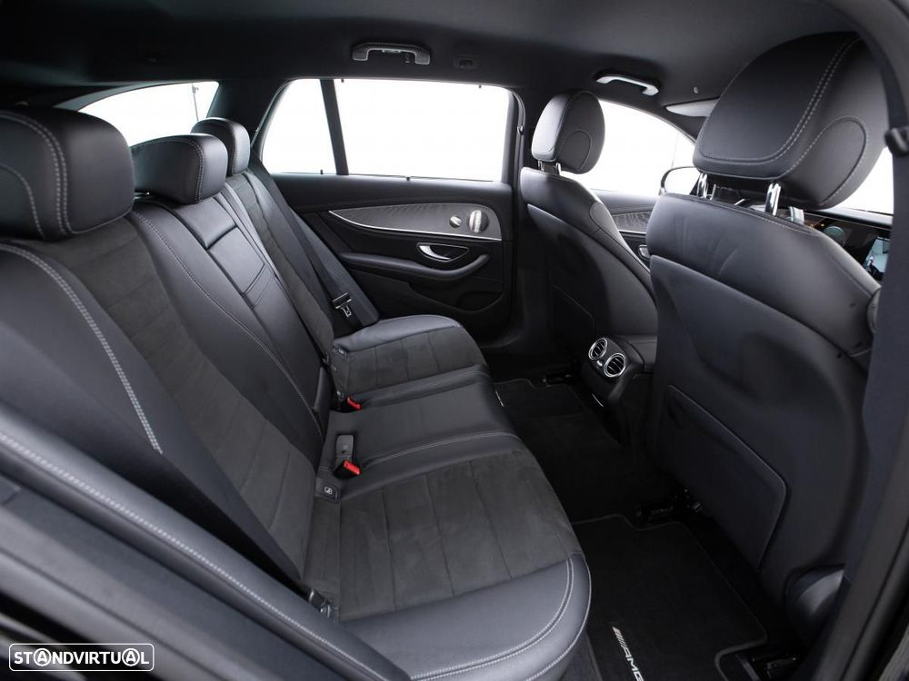 Mercedes-Benz E 300 de 4Matic 9G-TRONIC AMG Line - 12