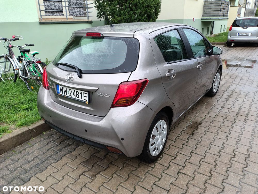 Toyota Yaris 1.33 Premium - 6
