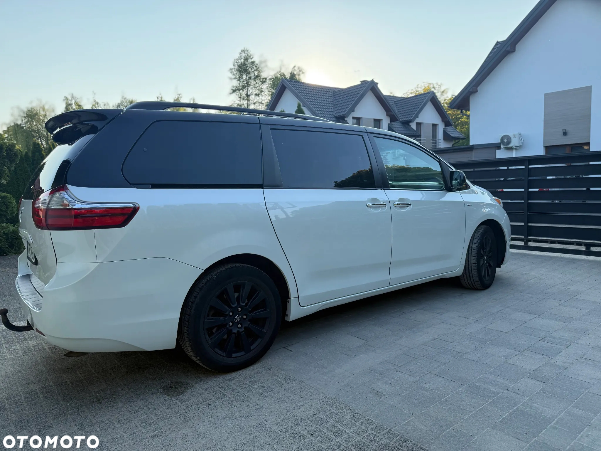 Toyota Sienna 3.5 V6 XLE AWD - 9