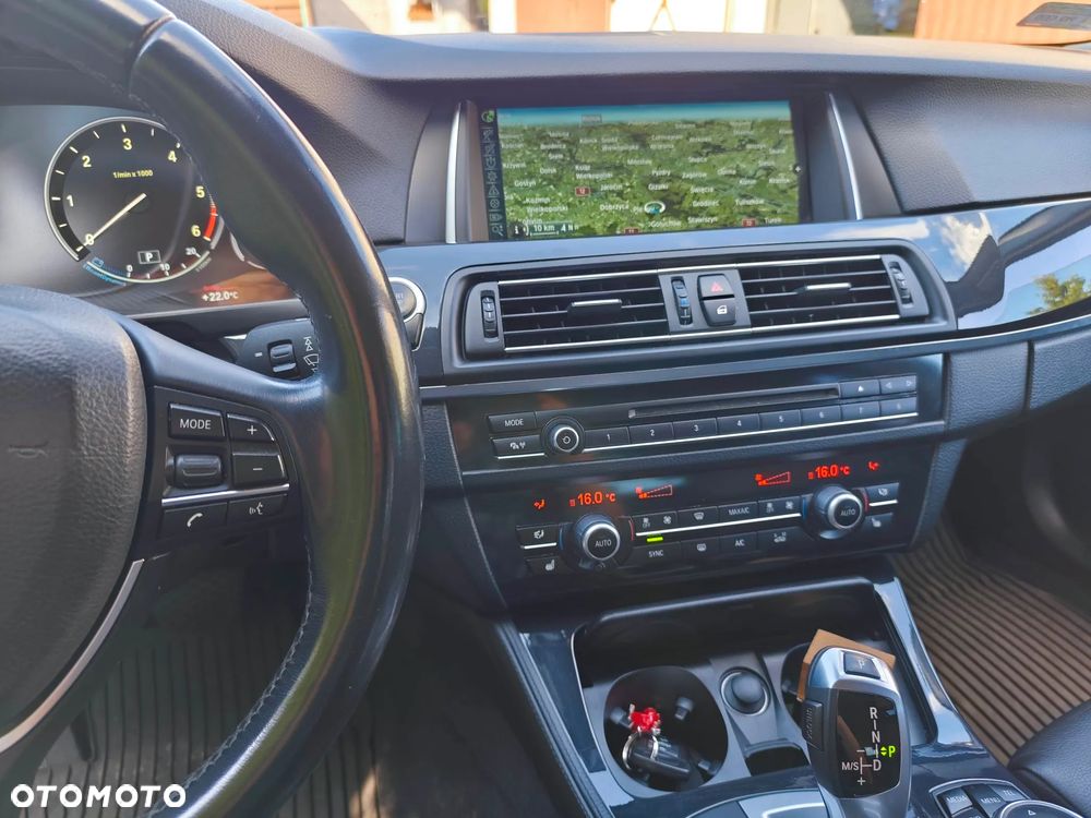 BMW Seria 5 520d xDrive - 18