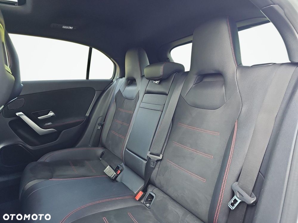 Mercedes-Benz Klasa A 220 4-Matic AMG Line 7G-DCT - 15